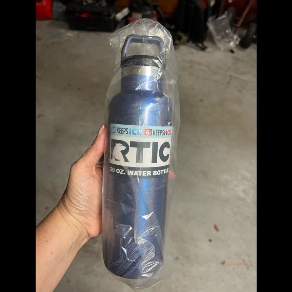 Blue Water Bottle - 20 oz